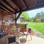 Lodge Letniskowe Cztery Pory Roku *