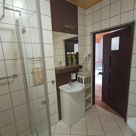 Деревянный коттедж Letniskowe Cztery Pory Roku *