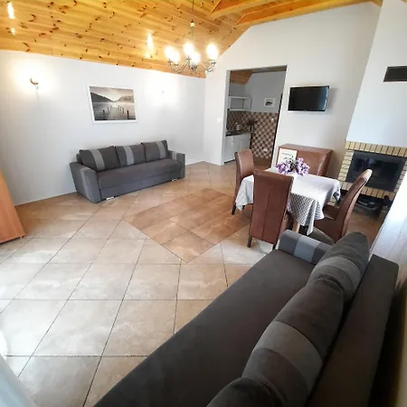 Lodge Letniskowe Cztery Pory Roku *